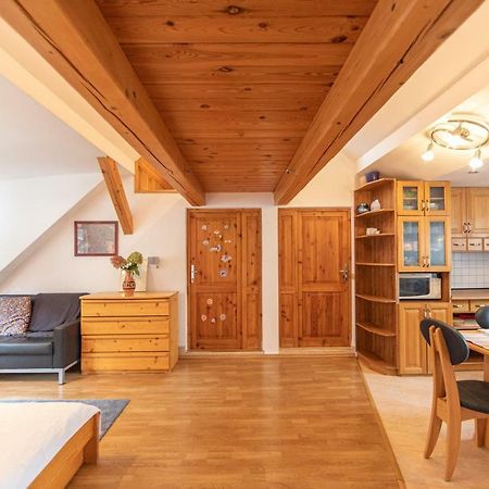 Romantic Attic Retreat Bratislava Exterior photo