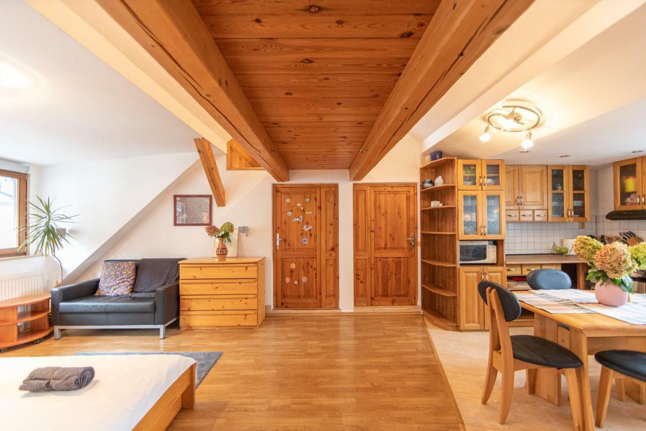 Romantic Attic Retreat Bratislava Exterior photo